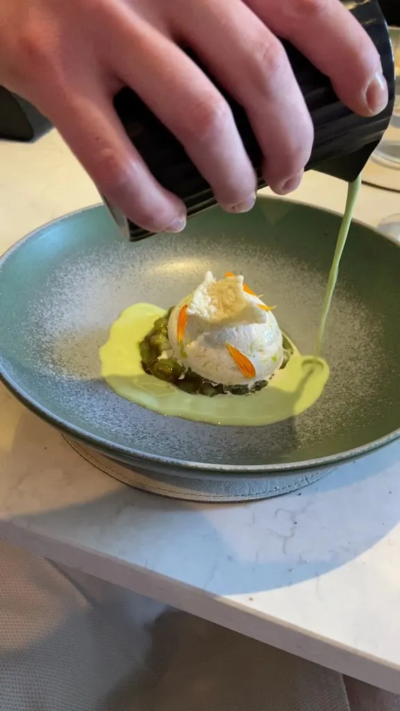 Ezia_Montlivault_slider_image_2