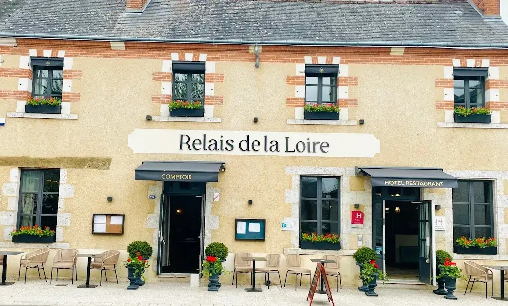 Relais de la Loire Hôtel Restaurant restaurant in Montlivault