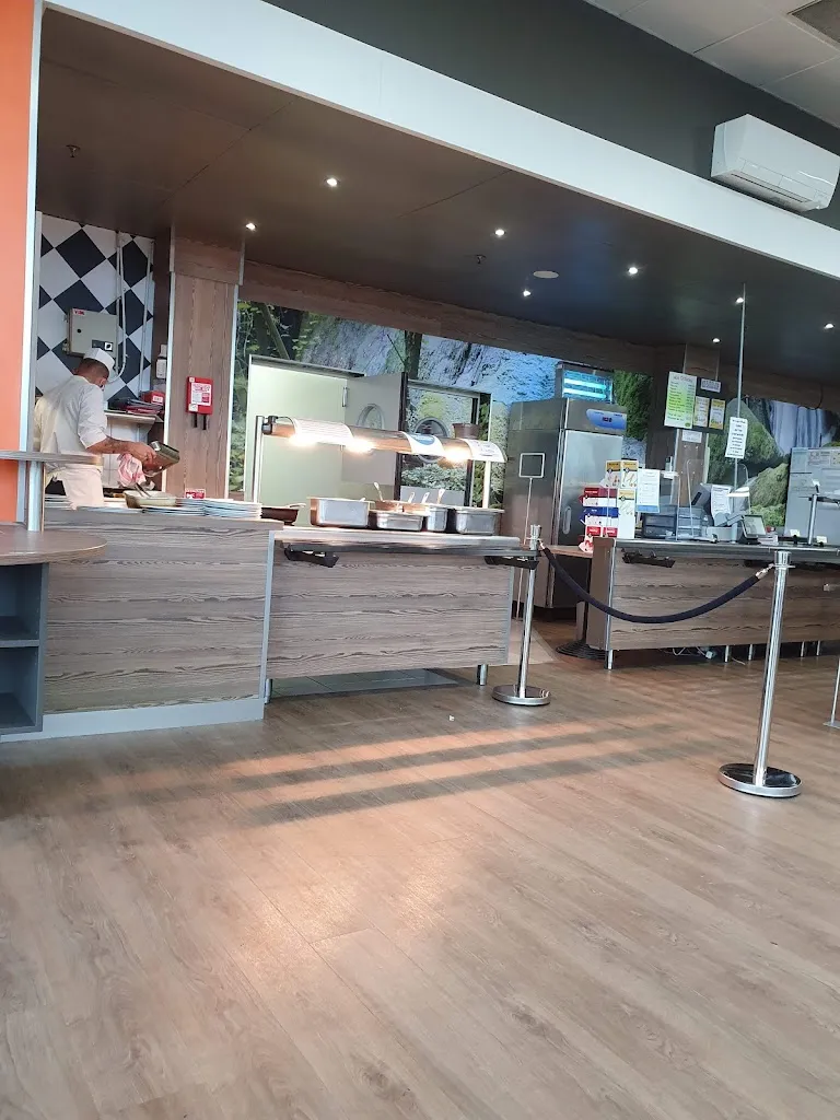 Cafétéria Super U restaurant in Neuillé-Pont-Pierre