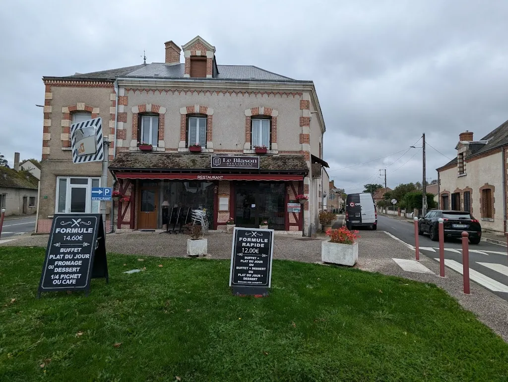 Keith Adams_Le Blason_Mur-de-Sologne_avis