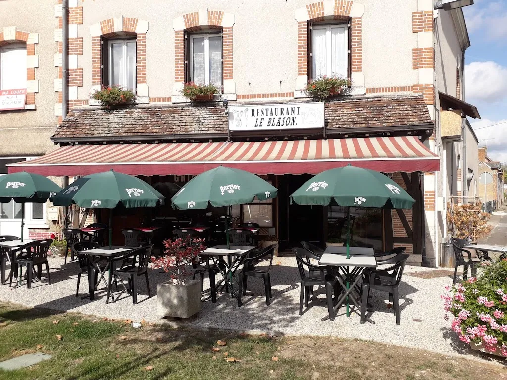 Le Blason_Mur-de-Sologne_slider_image_1