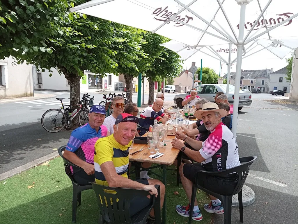 J-L C_Café de la Place - Neuvy-pailloux_Neuvy-Pailloux_reseña