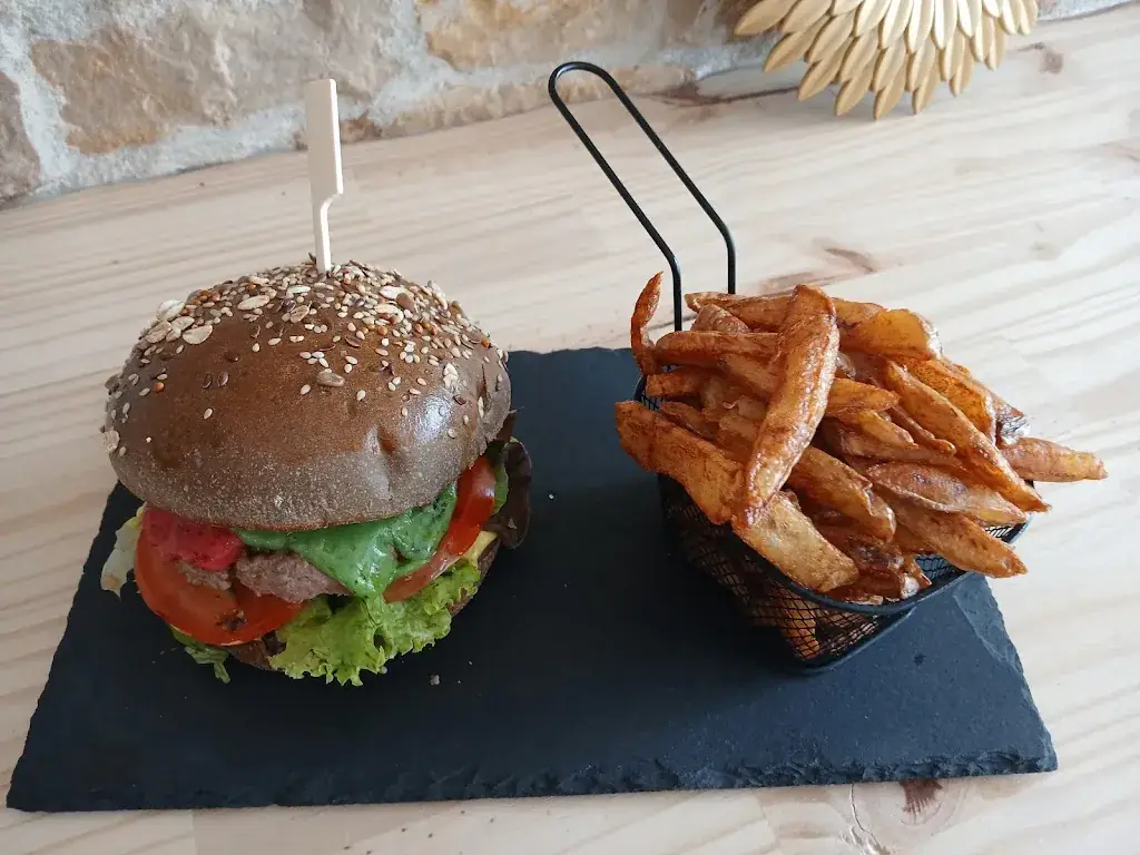 Bfive_Nérondes_slider_image_2