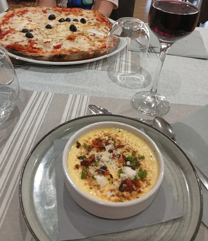 Ceci moonlight_Le Rendez-Vous_Bengy-sur-Craon_review