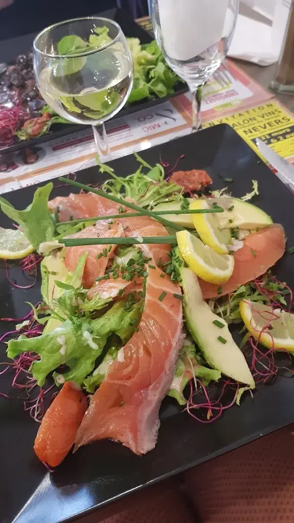 Françoise Chrapek_Brasserie de la poste_Guerche-sur-l'Aubois_review