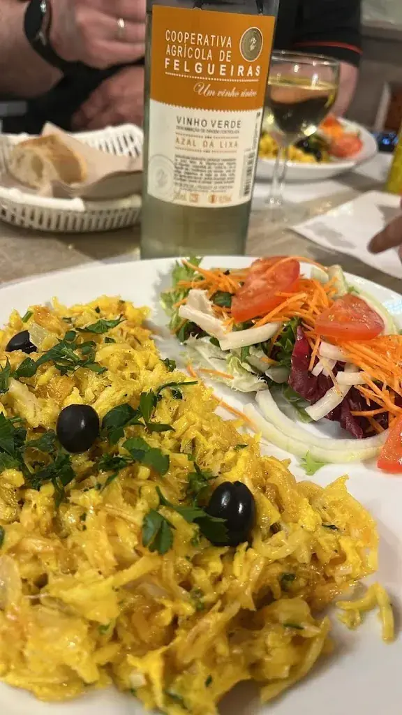 Frédéric Da Costa_A Emigrante_Mehun-sur-Yèvre_review