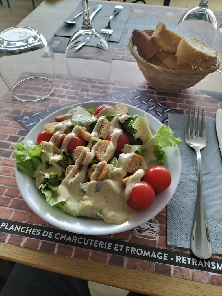 Mathieu Bauza_L'USINE BAR_Châbons_review