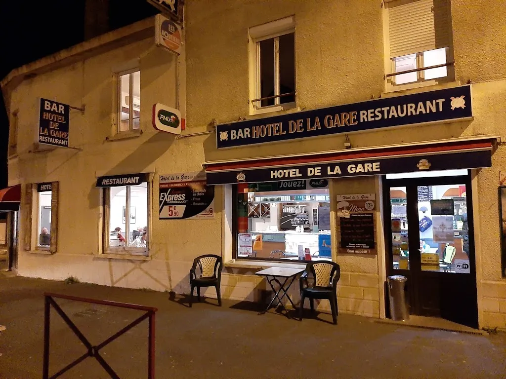 Hotel - Restaurant De La Gare restaurant in 45330
