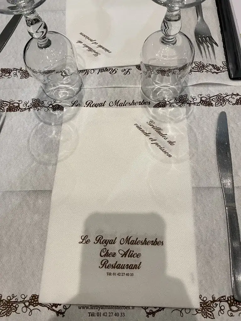 sosso kazak_Chez Alice_Paris_review