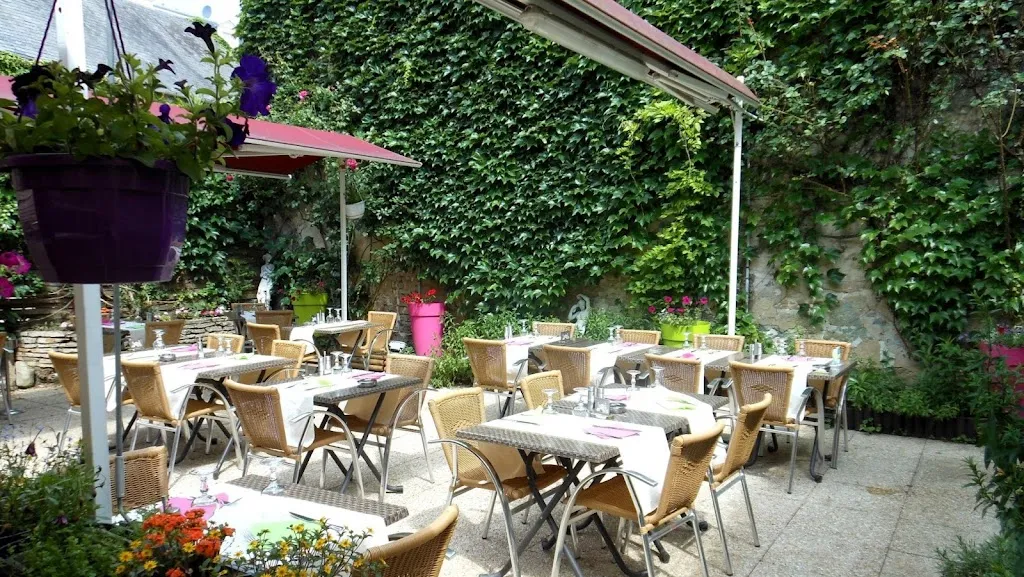 Logis Hôtel Ecu de France restaurante en Malesherbois