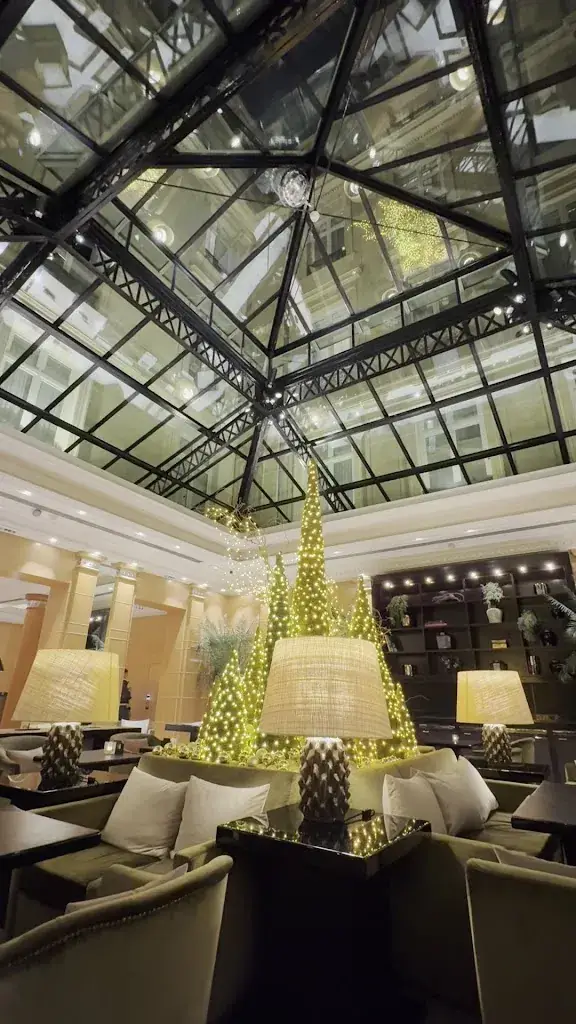 Café M_Paris_slider_image_2