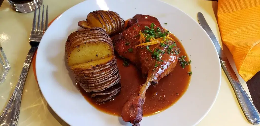 Luis Zepeda_Le Piron_Montoire-sur-le-Loir_review