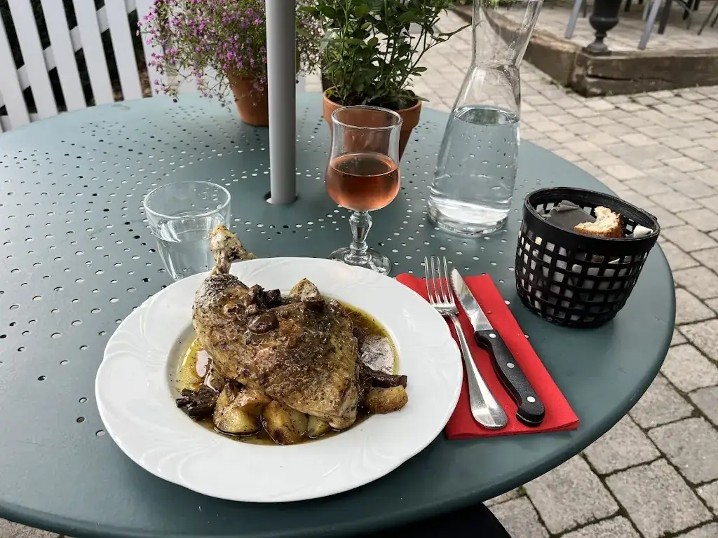 Zak Moore-Boyle_Bistro 