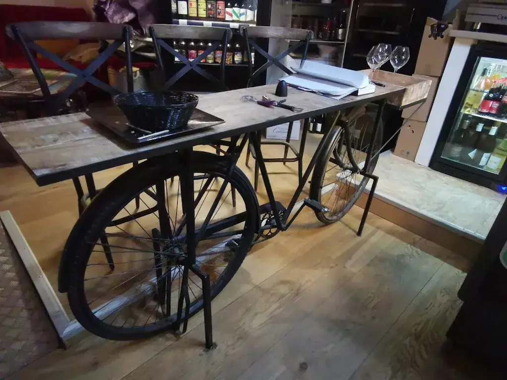 Alex 2N_Chez Isa_Neuvy-sur-Barangeon_review