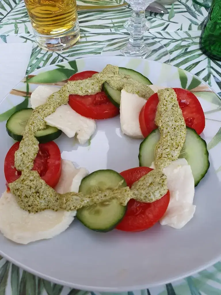 Maisie Black_Trez' Cafe_Ouzouer-sur-Trézée_recensione