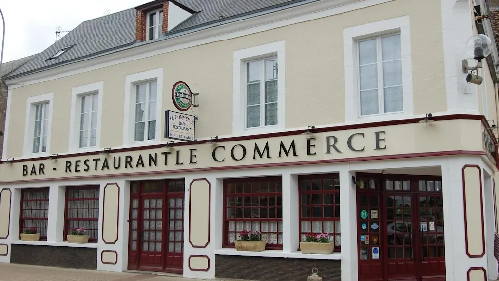 Le Commerce restaurant in Romaine