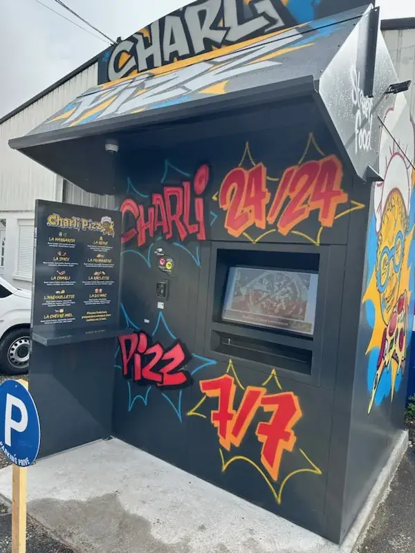 Charli pizz restaurant in Romaine