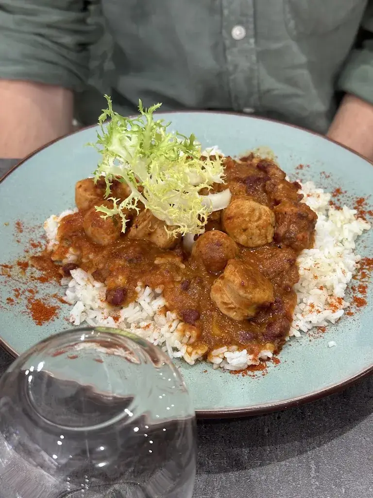 Julie Gueydan_Bistrot de l'Abbaye_Plaimpied-Givaudins_review