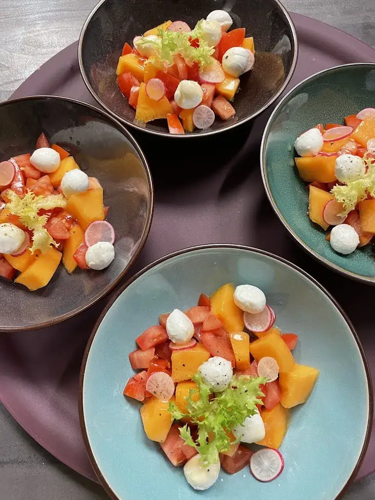 Bistrot de l'Abbaye_Plaimpied-Givaudins_slider_image_2