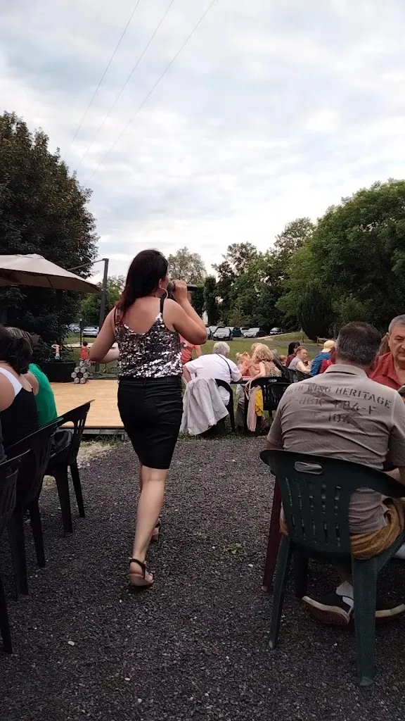 Au champ des rêves_Plaimpied-Givaudins_slider_image_2