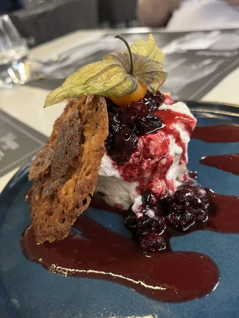 Ameer Kassis_Atelier 128_Olivet_review