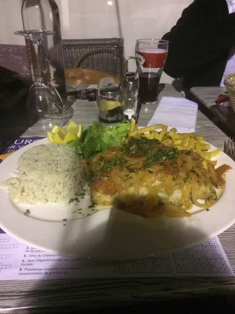 Fabienne Lafont_Aux Canotiers_Olivet_review