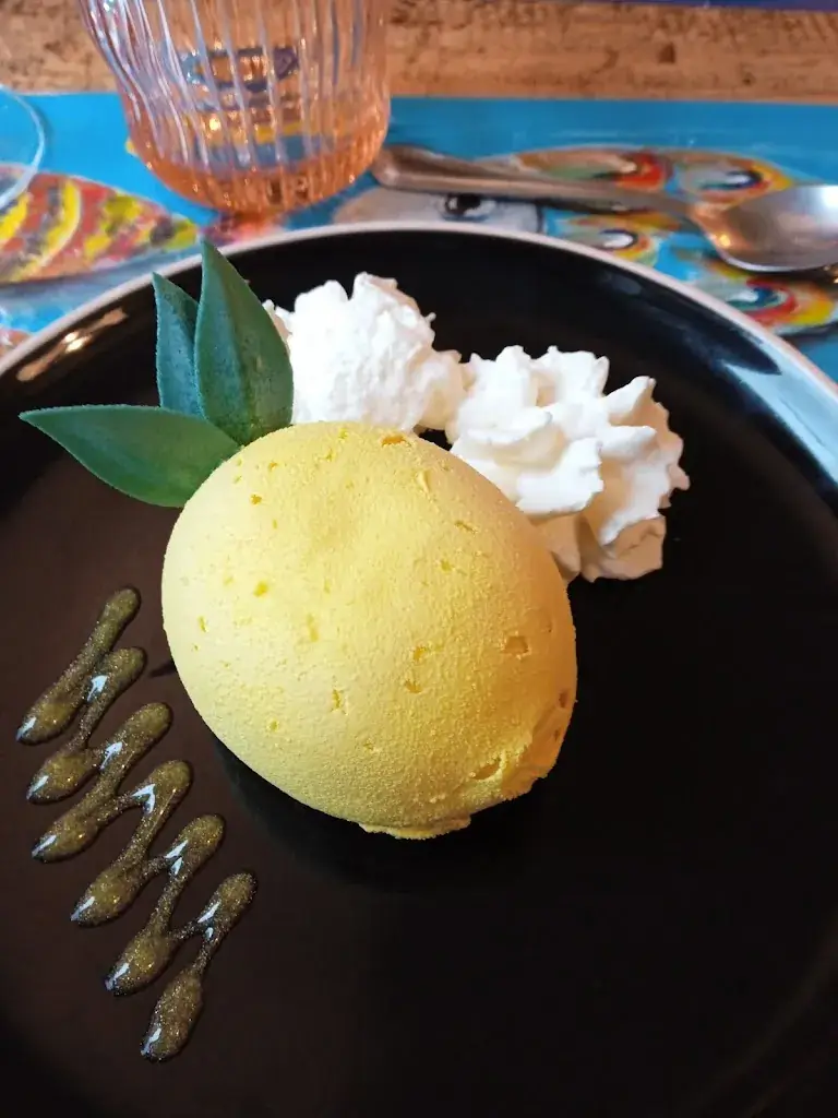 jerome roux_Eden Bar_Reugny_recensione