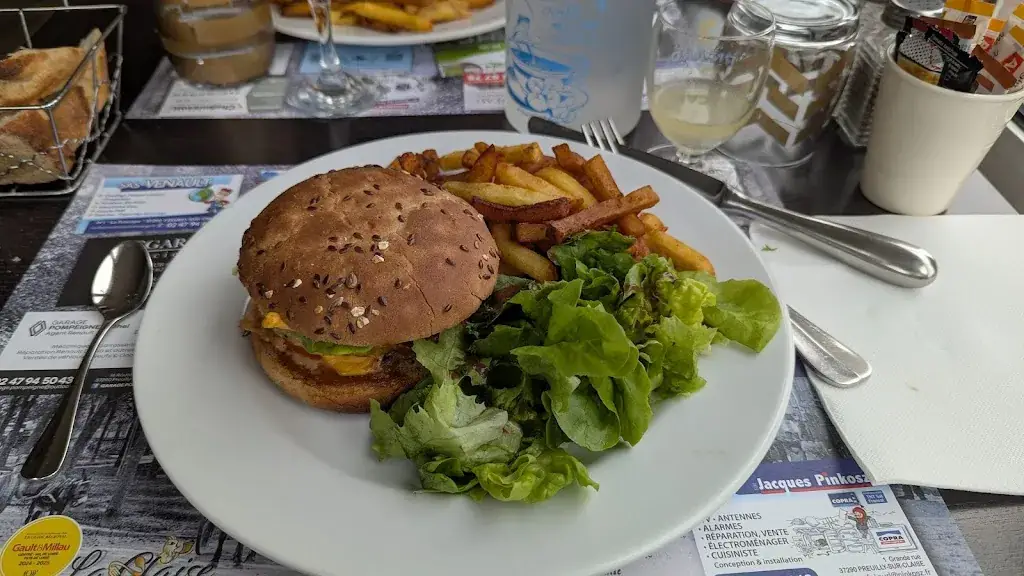 Dave Brown_La Claise Bar Restaurant_Preuilly-sur-Claise_review