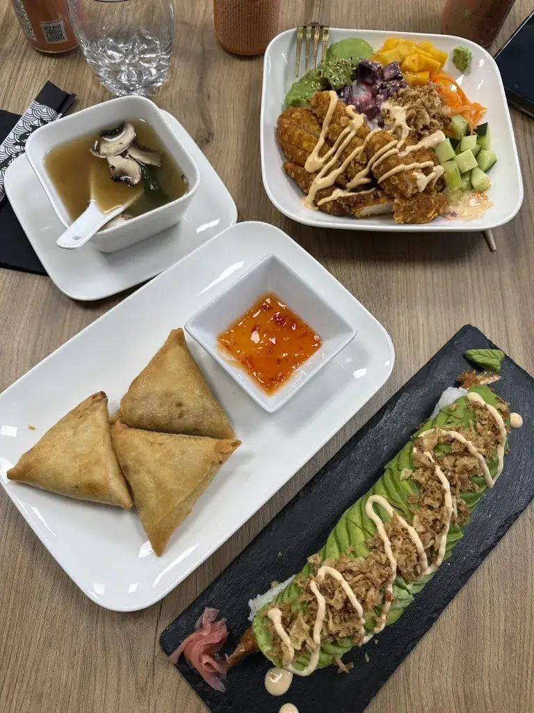 Yousra L_Golden Sushi_Oullins-Pierre-Bénite_review