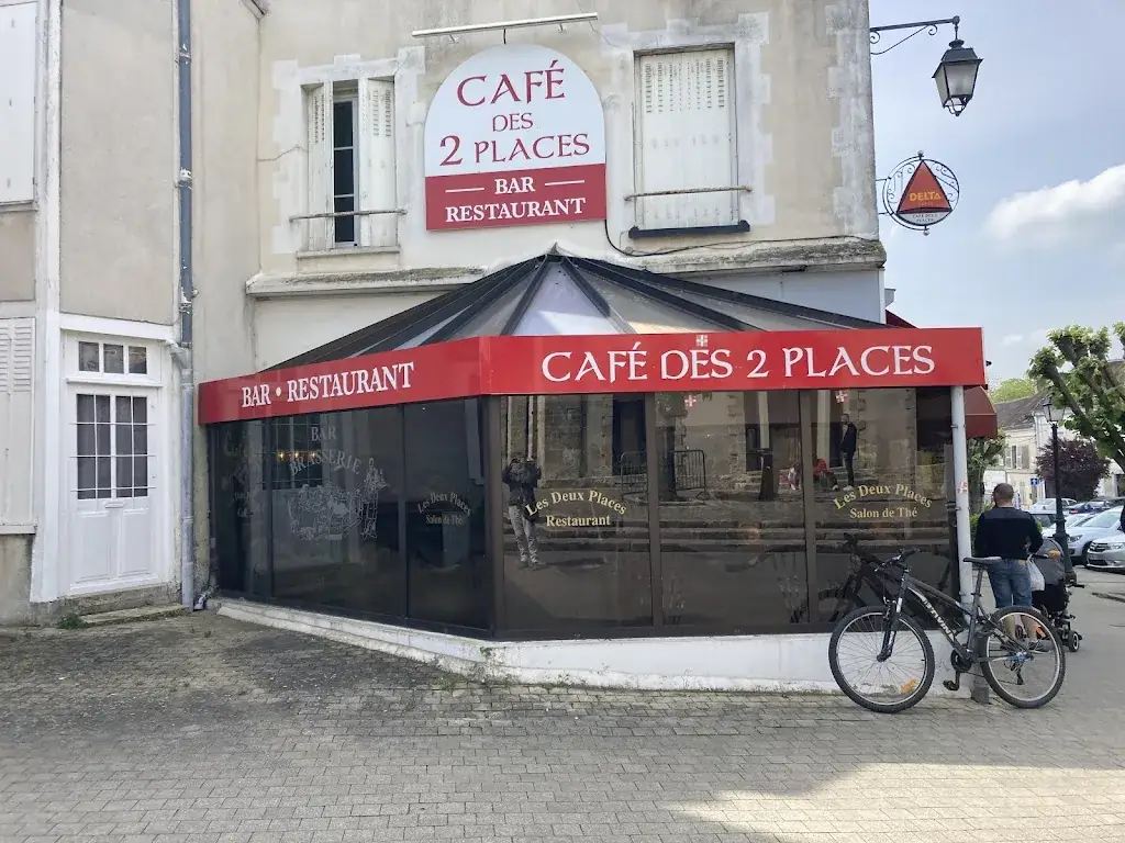 Gwénola Farault_Cafe Des Deux Places_Puiseaux_review