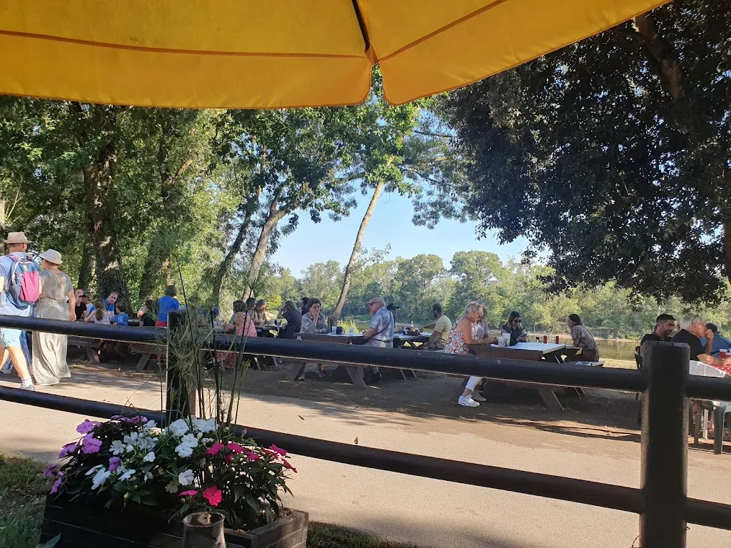 Ewan Macdonald_Guinguette de Rochecorbon_Rochecorbon_recensione