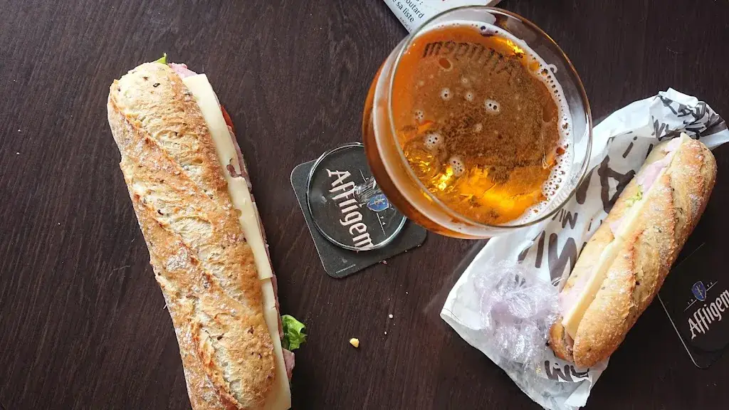 Helene Venard_Autour de la Table_Reignac-sur-Indre_review