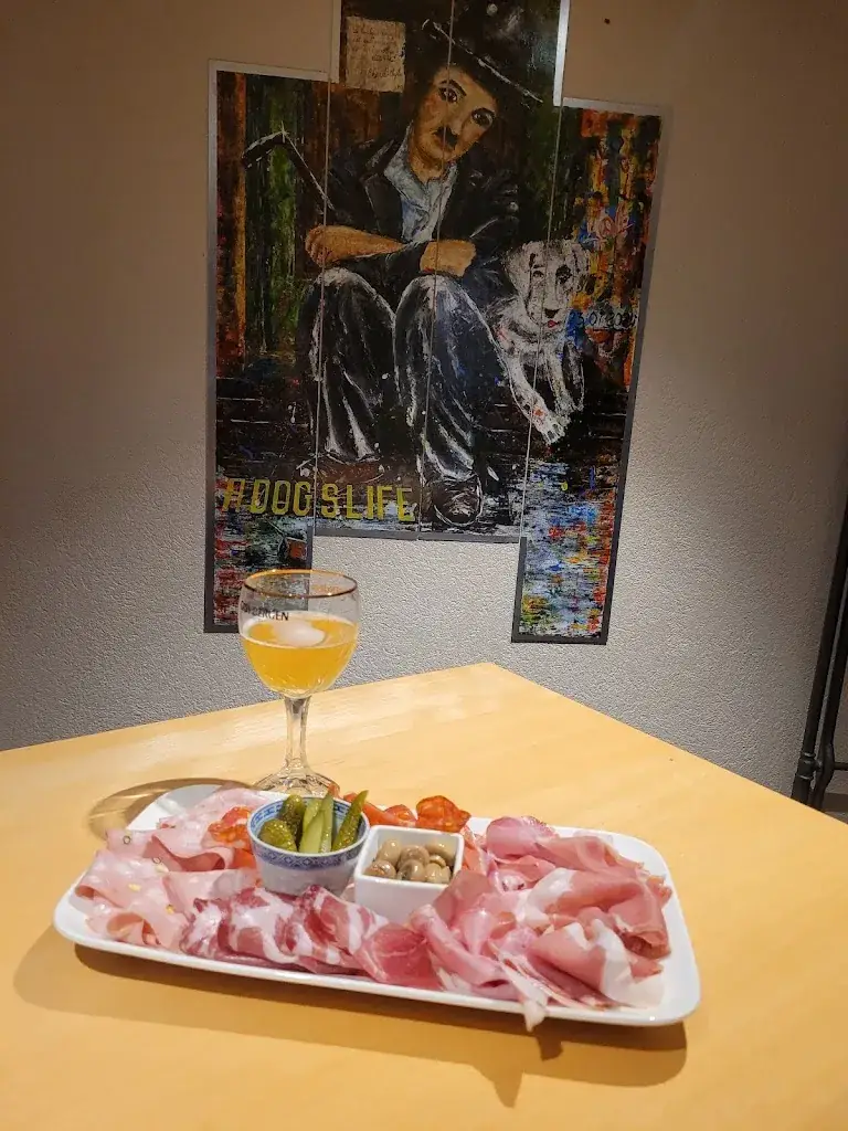 Luca Grazzini_Le QG_Saint-Aubin-Sauges_review