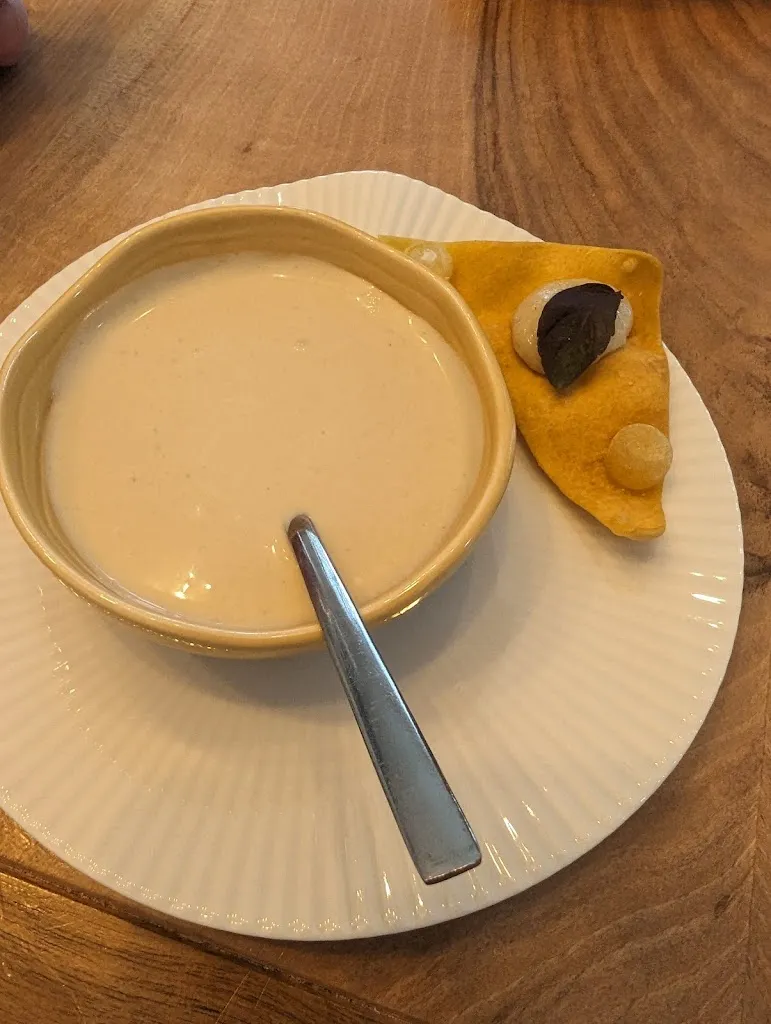 Tyson Hager_LE BOIS BLANC_Romorantin-Lanthenay_review