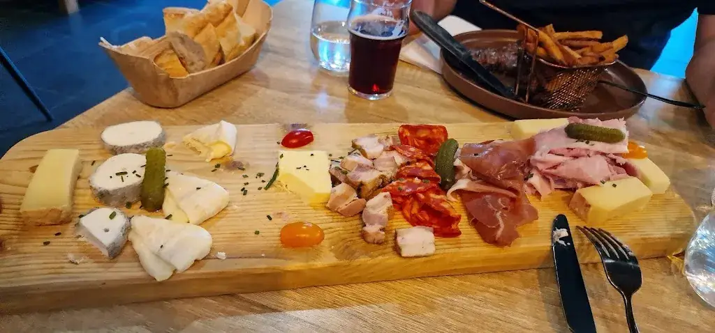 Peace Out_La Grange des Frangins_Saint-Cyr-sur-Loire_review