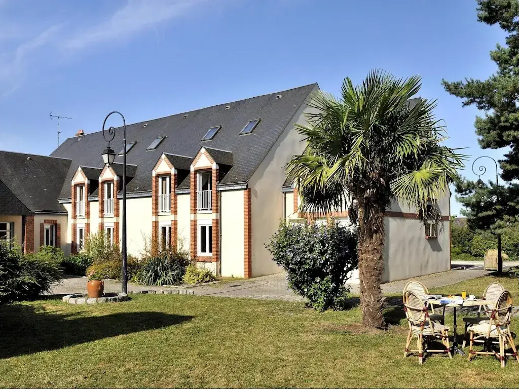 Logis Hôtel du Labrador_Saint-Benoît-sur-Loire_slider_image_1