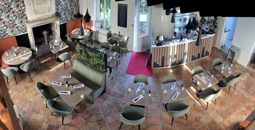 BOUCHON DIX VINS restaurant in Saint-Cyr-en-Val