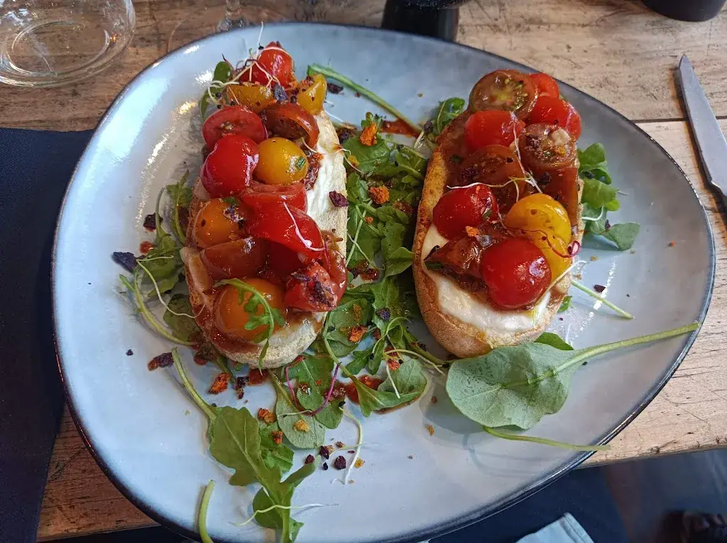 Au Comptoir de Gy_Saint-Éloy-de-Gy_slider_image_1