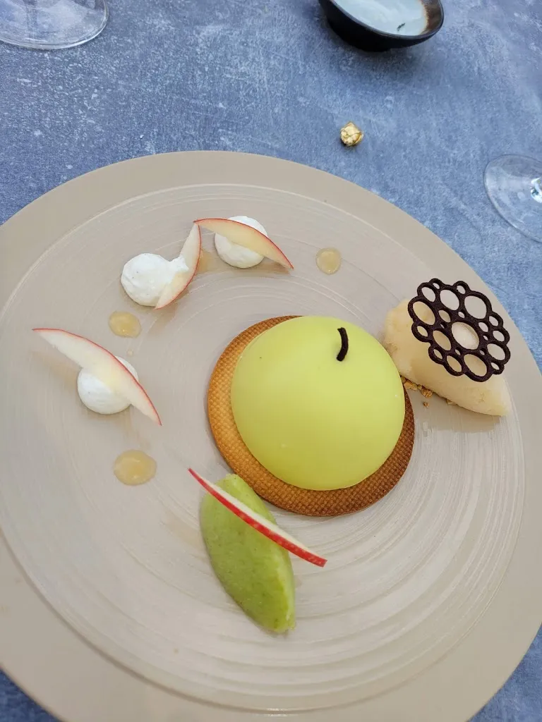 Ryan Watts_La Salamandre_Saint-Aignan_review