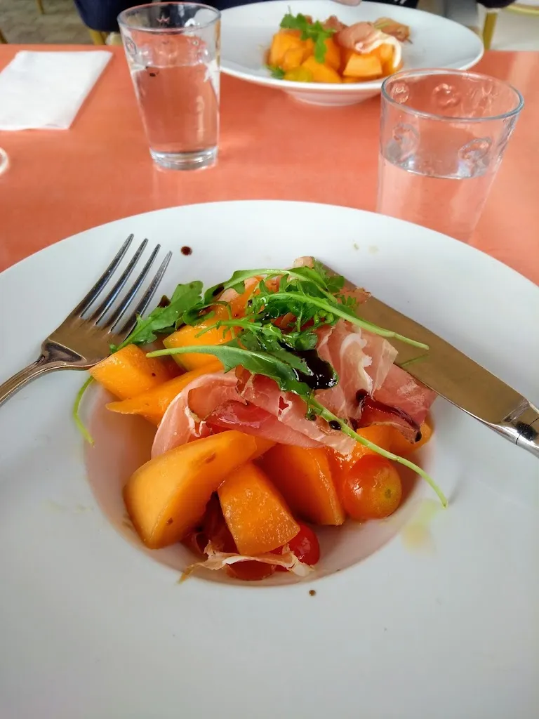 David Hellyn_Sur le Pont_Saint-Aignan_review