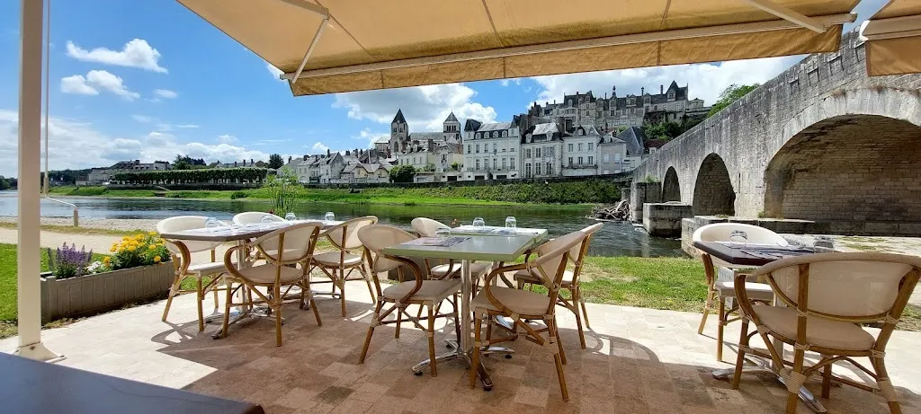 Sur le Pont_Saint-Aignan_slider_image_1