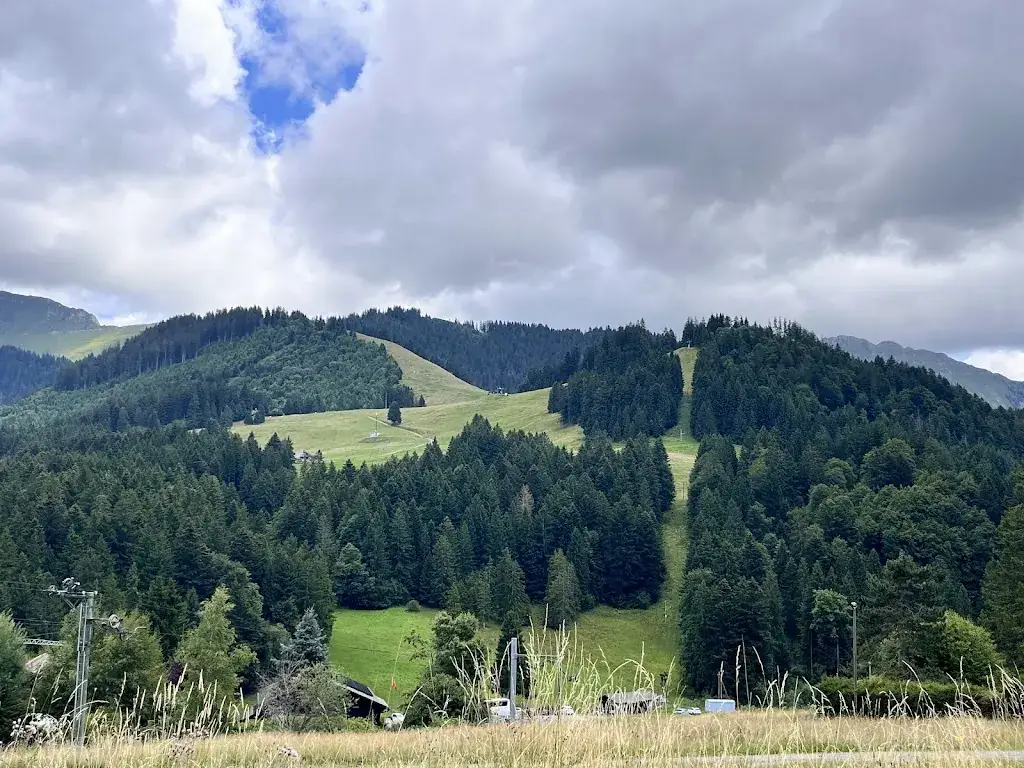 Rania S_Lac des Joncs_Paccots_review