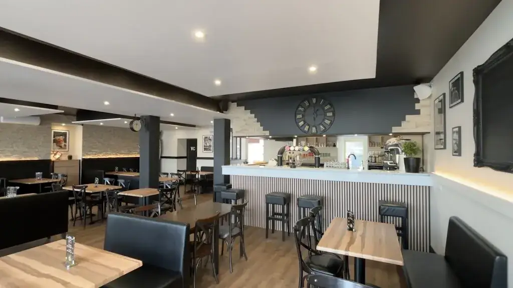 Café de la Ville Restaurant in Saint-Florent-sur-Cher