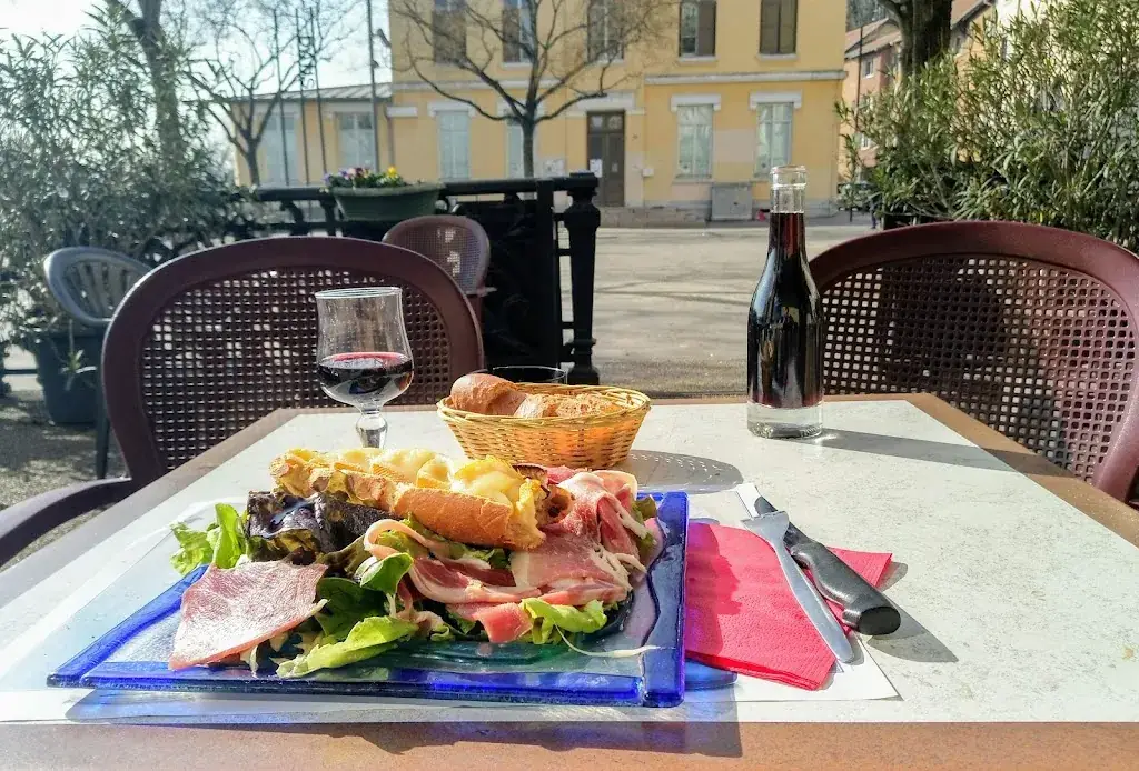 L'Esplanade restaurante en Caluire-et-Cuire