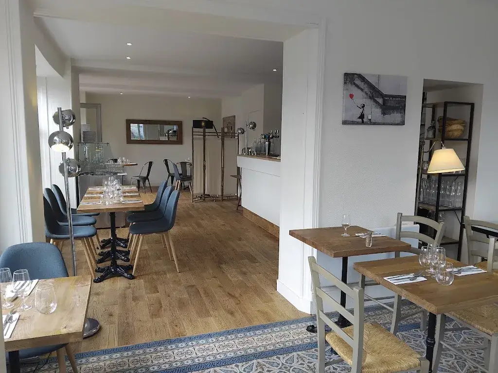 Le Relais Du Perche Restaurant in Huisne