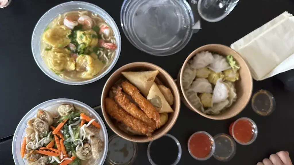 Marie Noel Romanos_Restaurant Sun and Moon_Caluire-et-Cuire_reseña