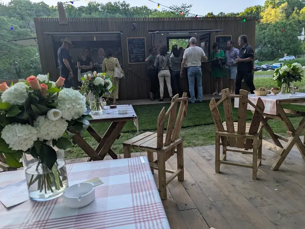 Guinguette des Bateliers_Saint-Étienne-de-Chigny_slider_image_1