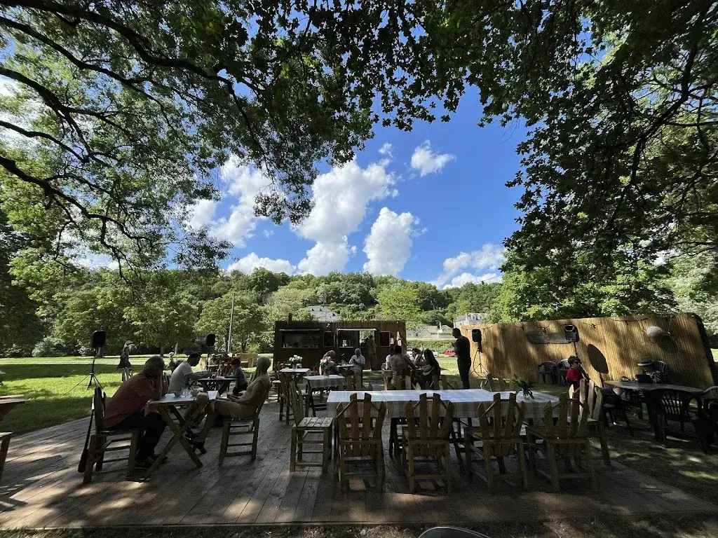 Guinguette des Bateliers_Saint-Étienne-de-Chigny_slider_image_3