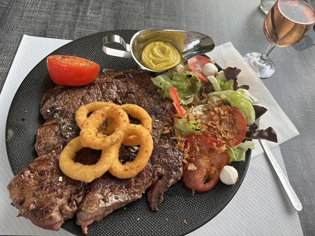 ALLO ALLO Brasserie_Saint-Gaultier_slider_image_2