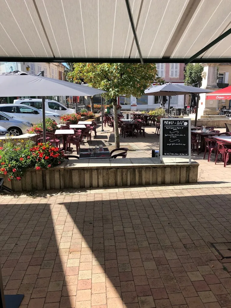 Restaurant La Place Restaurant in Saint-Amand-Montrond